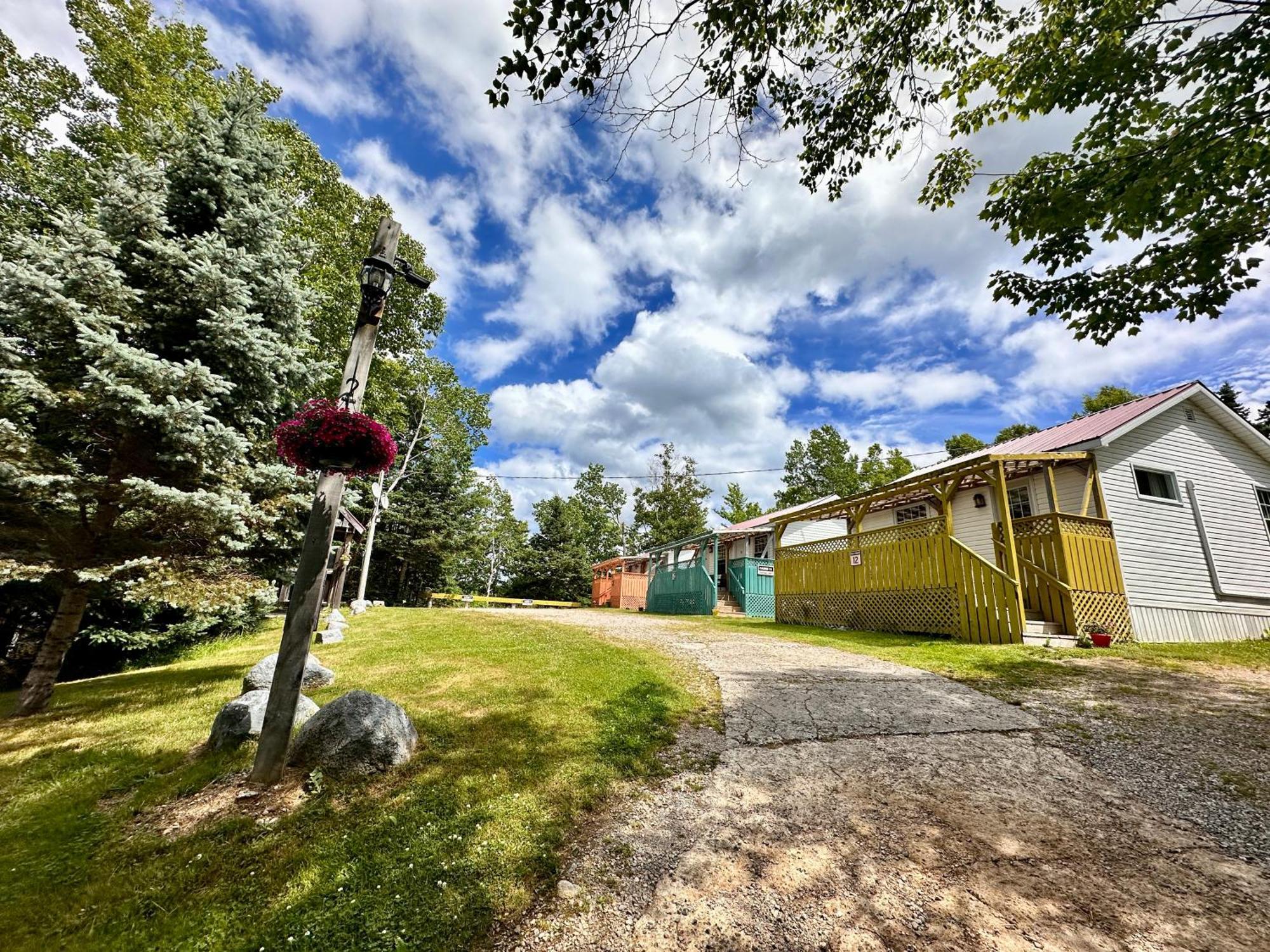 Skyline Cabins Інґоніш Екстер'єр фото